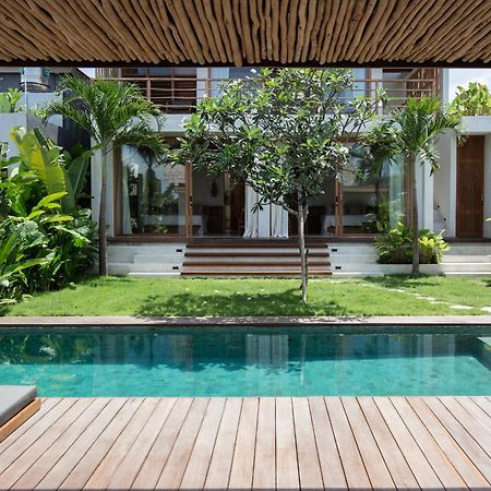 Las Lunas Villas Canggu Chambre photo